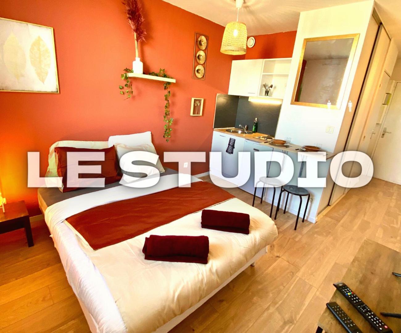 Splendide Studio Moderne - Proche Centre - Laverie نيم المظهر الخارجي الصورة